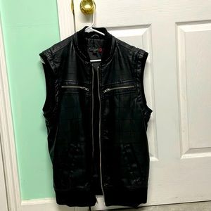 GUESS leather sleeveless jacket